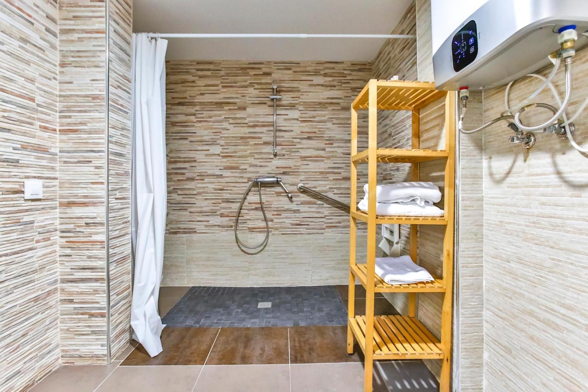 Laramond Barcelona Rooms — Photos 3